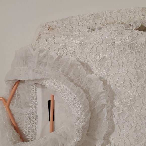 Design Today's white lace ruffle mesh and trim top Med. black tie wedding - Picture 2 of 8